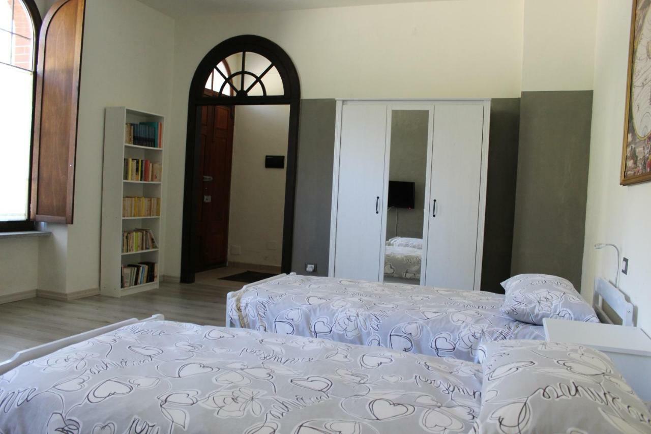 Passaggio A Nord Ovest Hotel Settimo Vittone Buitenkant foto